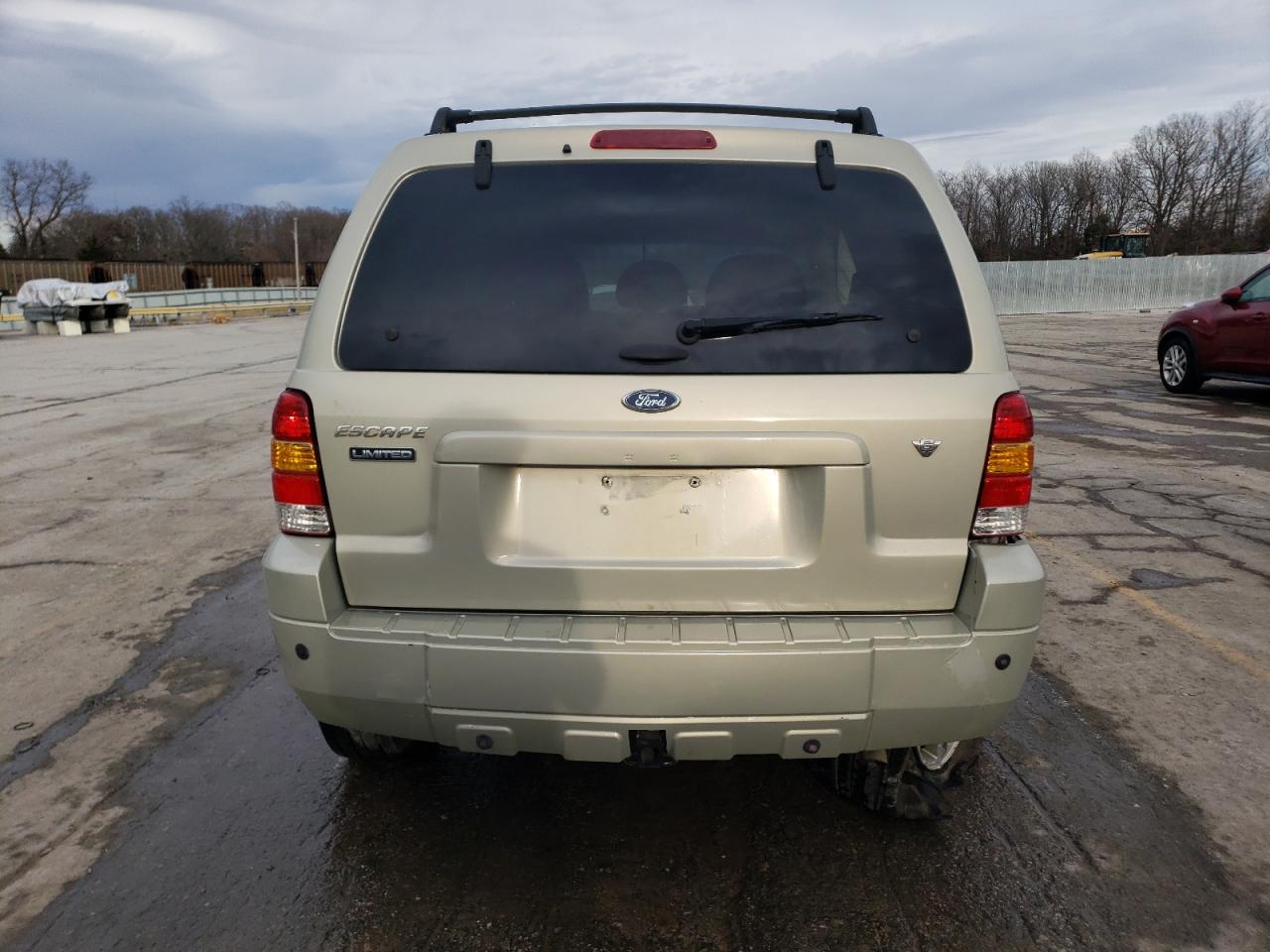 2005 Ford Escape - Image 6