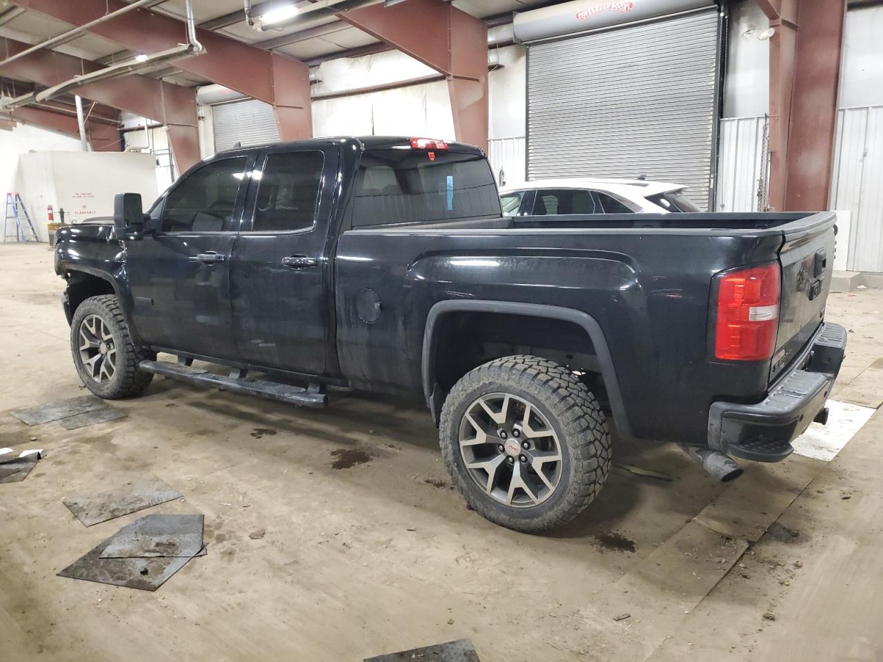 2015 GMC Sierra - Image 2