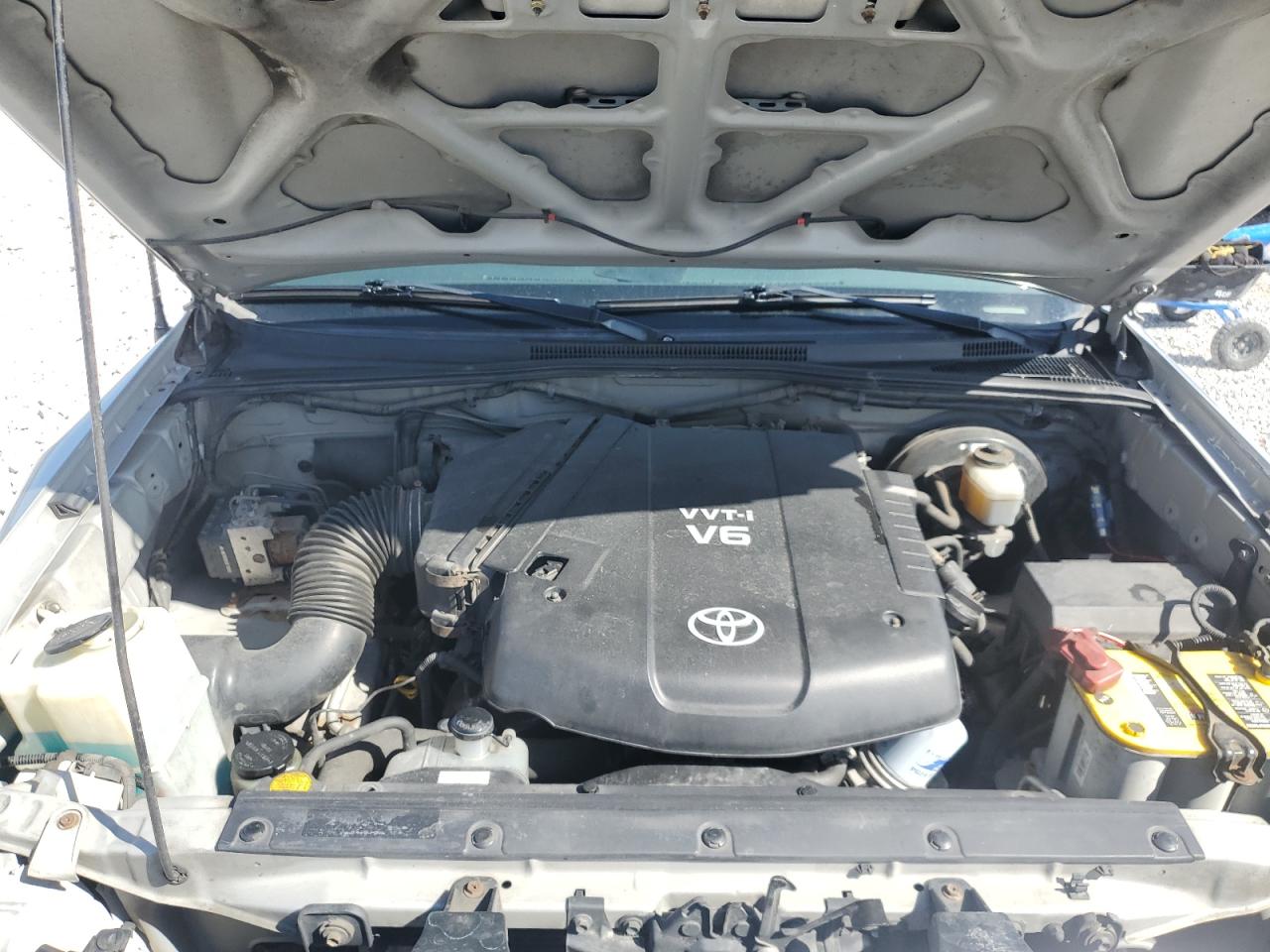 2005 Toyota Tacoma - Image 11
