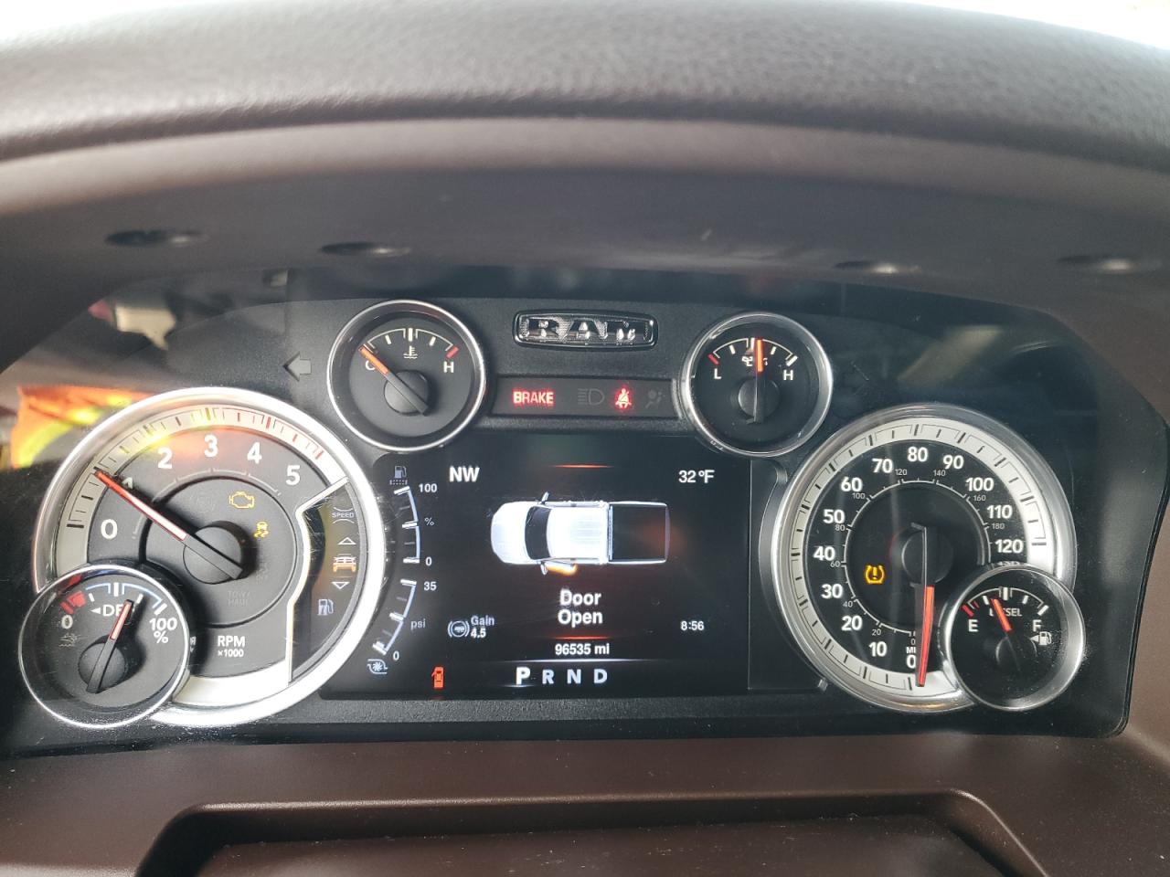 2016 RAM 2500 - Image 9