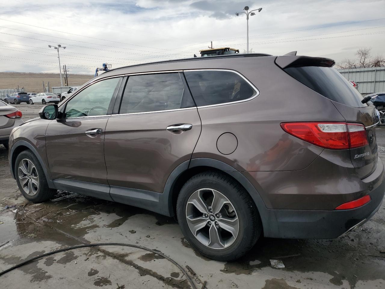 2014 Hyundai Santa Fe - Image 2