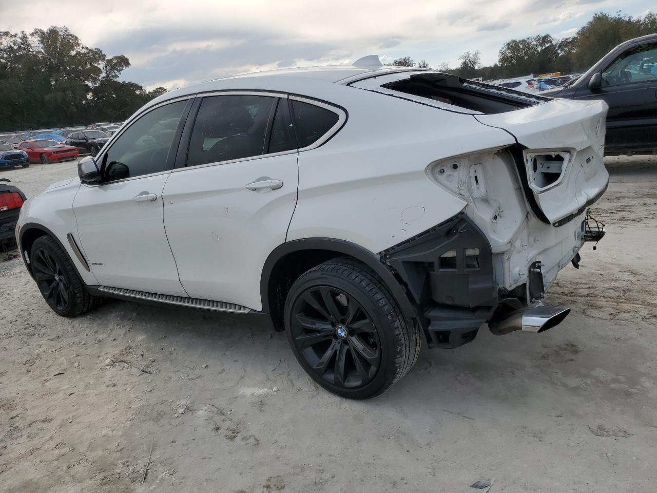 2015 BMW X6 - Image 2