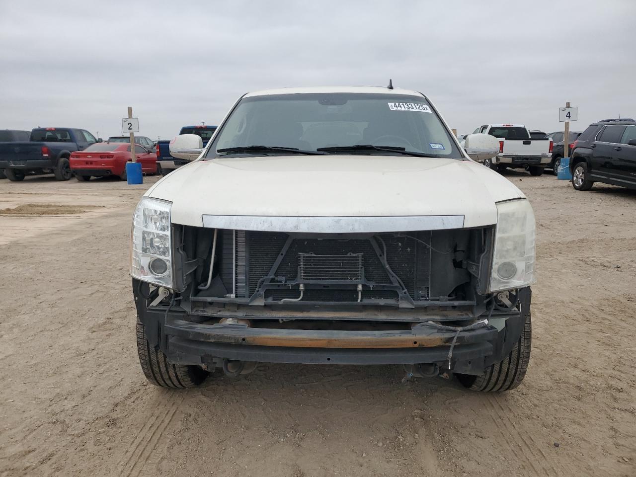 2009 Cadillac Escalade - Image 5