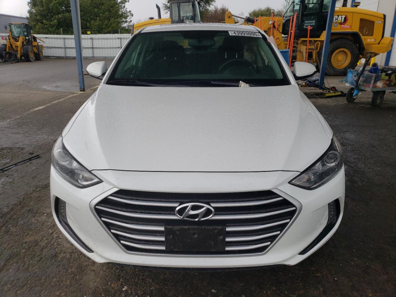 2018 Hyundai Elantra - Image 5