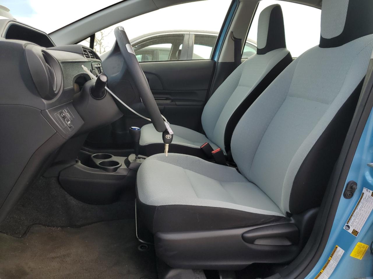 2015 Toyota Prius - Image 7