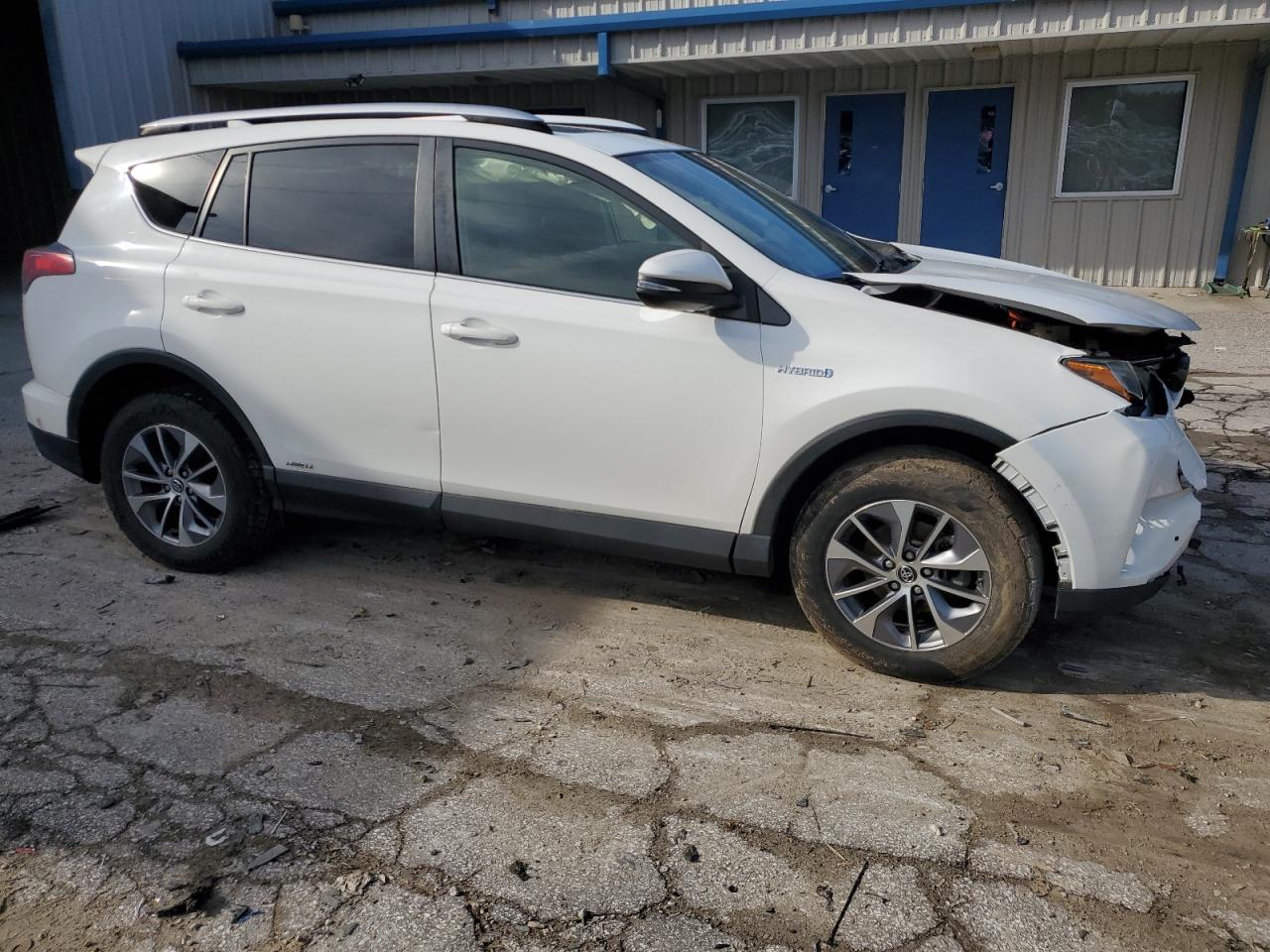 2016 Toyota RAV 4 - Image 4