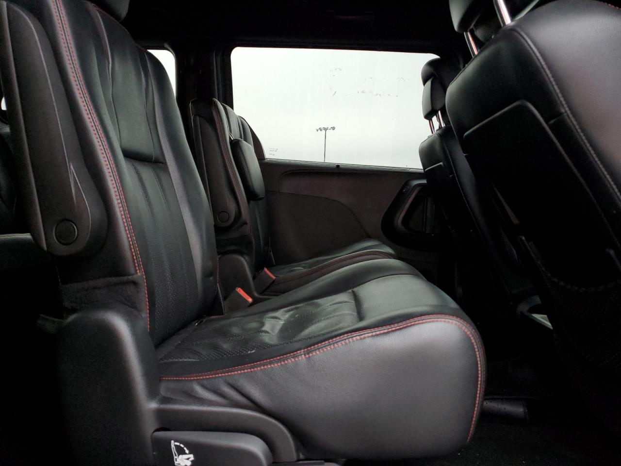2019 Dodge Caravan - Image 11