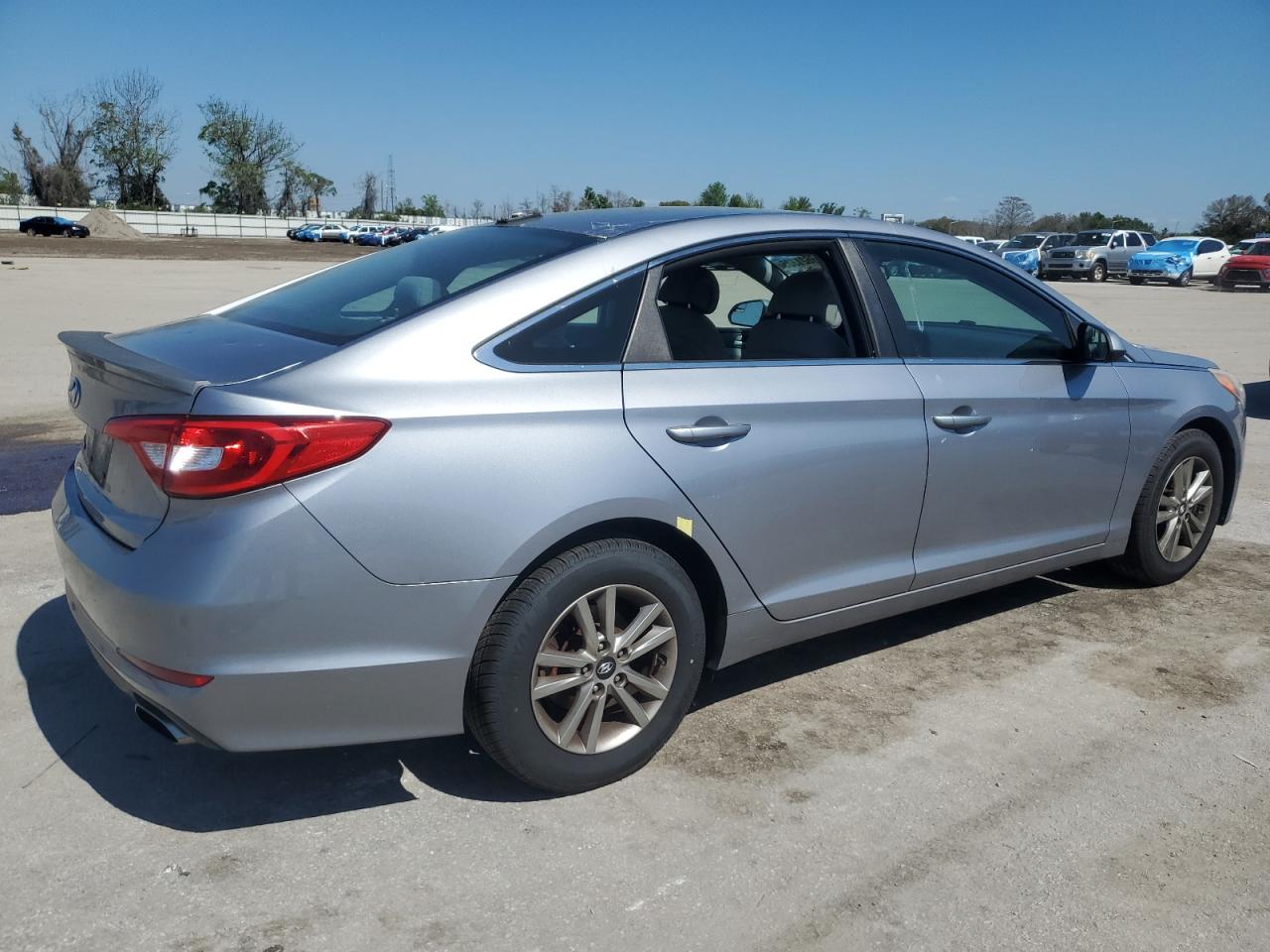 2015 Hyundai Sonata - Image 3
