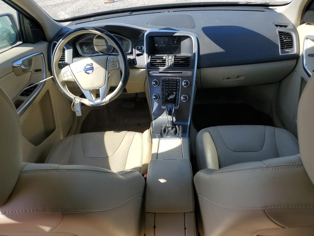 2015 Volvo XC60 - Image 8