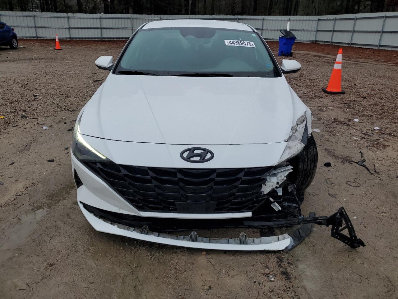 2021 Hyundai Elantra - Image 5