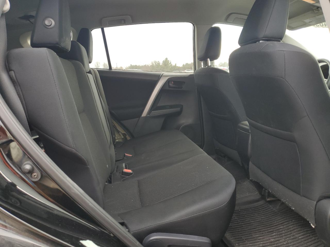2017 Toyota RAV 4 - Image 11
