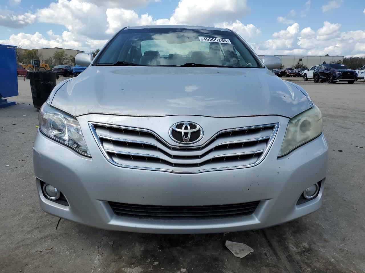 2011 Toyota Camry - Image 5