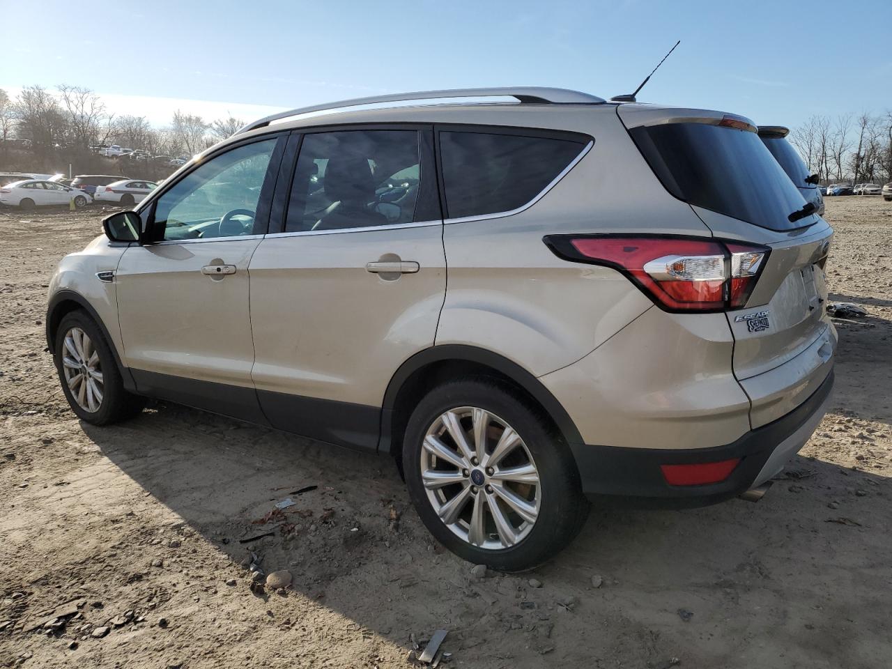 1FMCU9J95HUD91438 FORD ESCAPE 2017