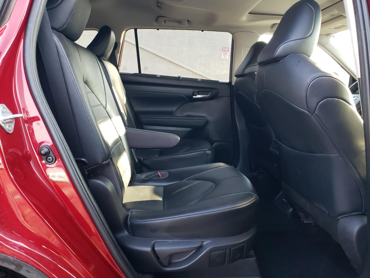 2021 Toyota Highlander - Image 11