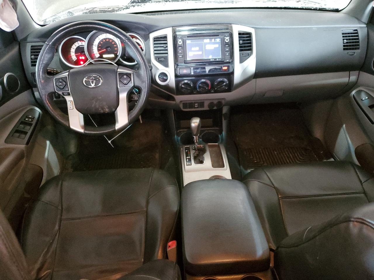 2015 Toyota Tacoma - Image 8