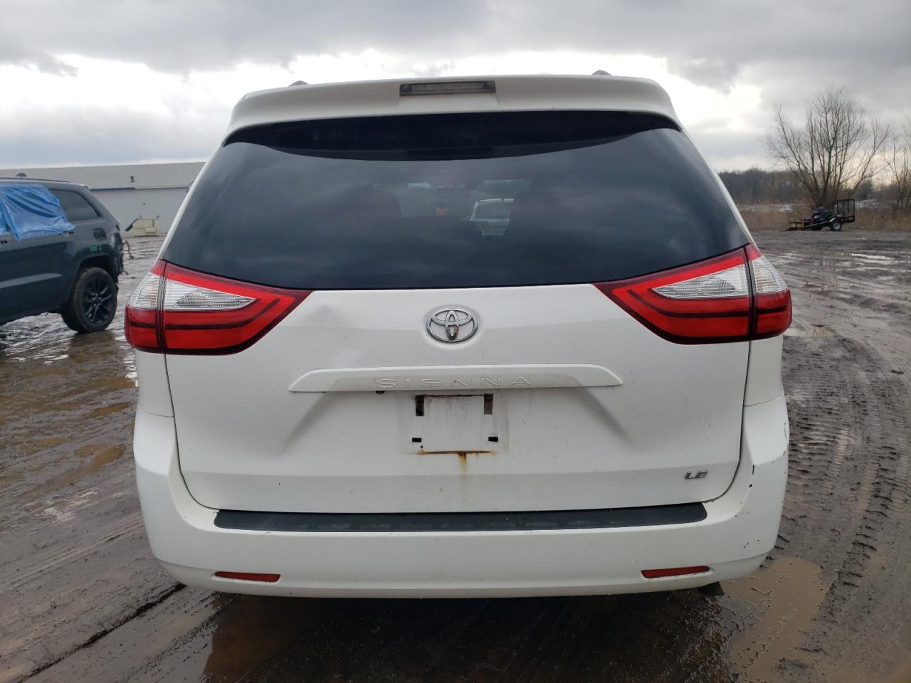 2015 Toyota Sienna - Image 6