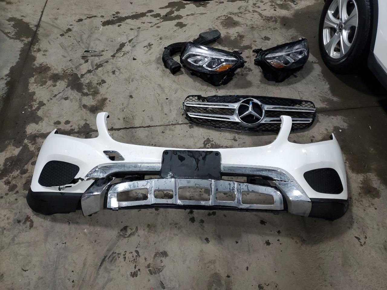 2018 Mercedes-Benz GLC - Image 13