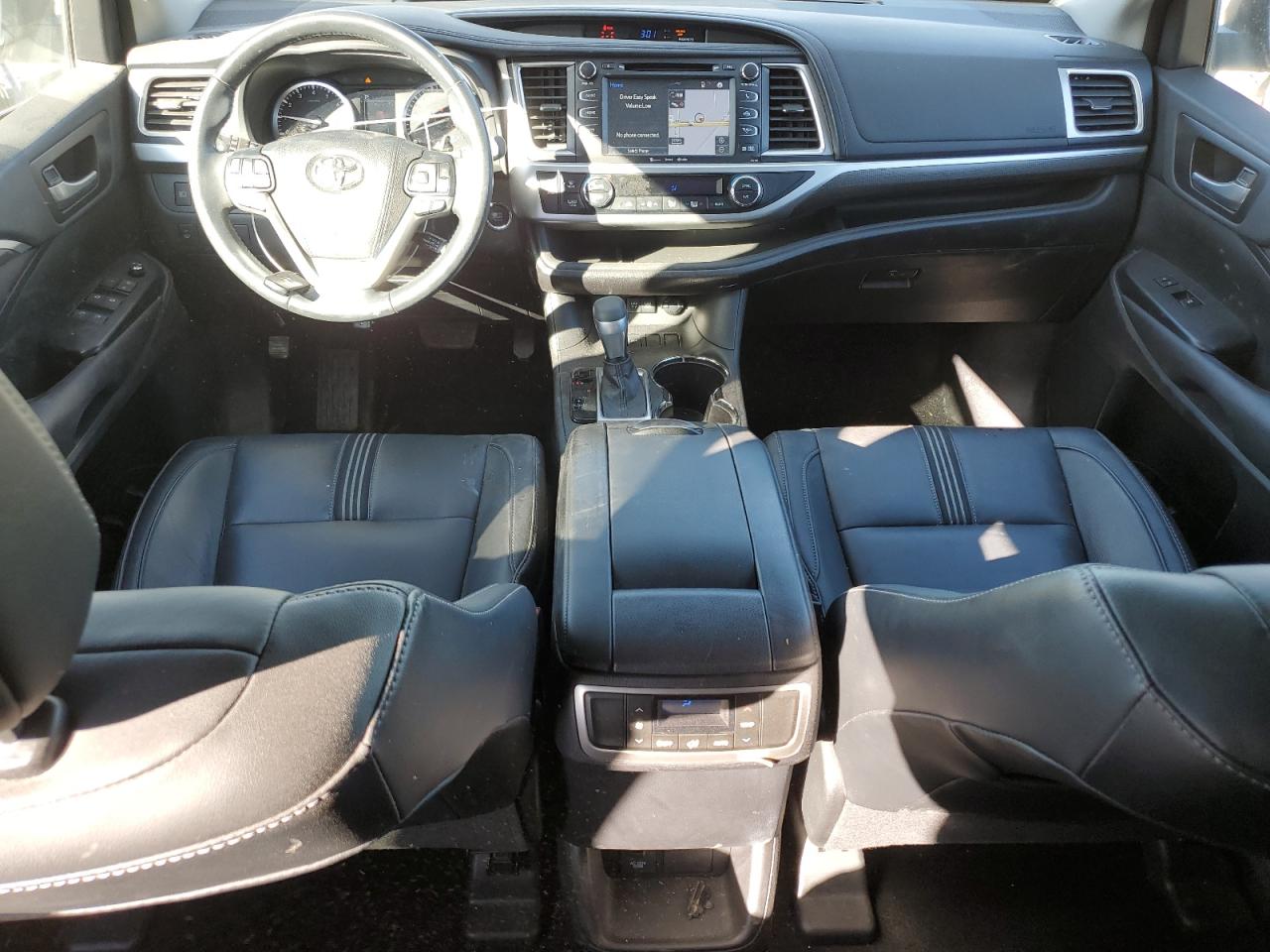 2017 Toyota Highlander - Image 8