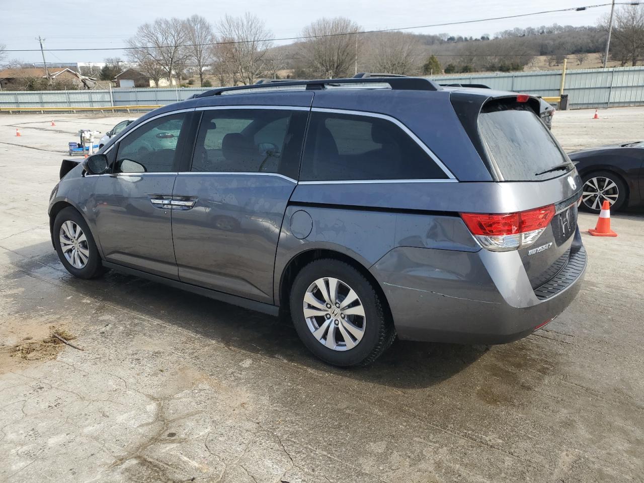 2016 Honda Odyssey - Image 2