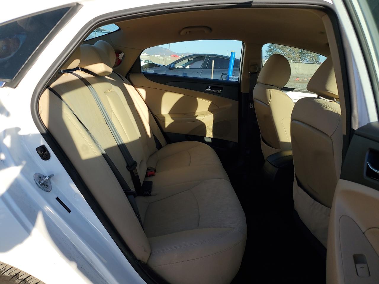 2012 Hyundai Sonata - Image 10