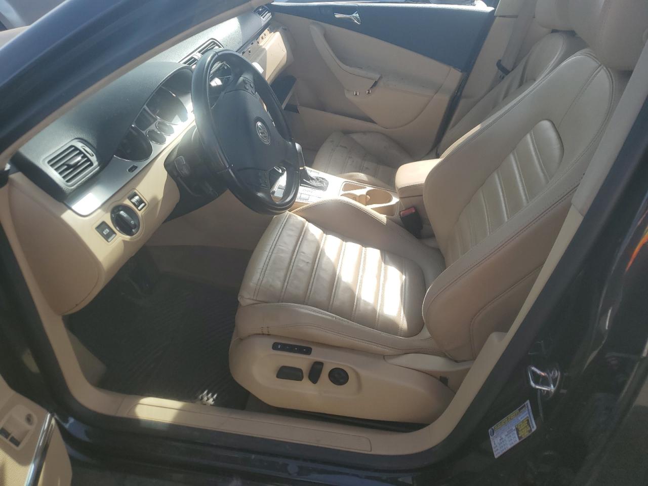 2008 Volkswagen Passat - Image 7