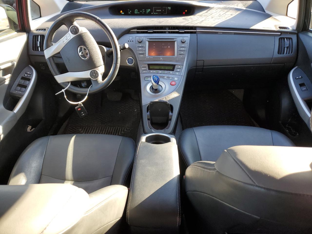 2015 Toyota Prius - Image 8