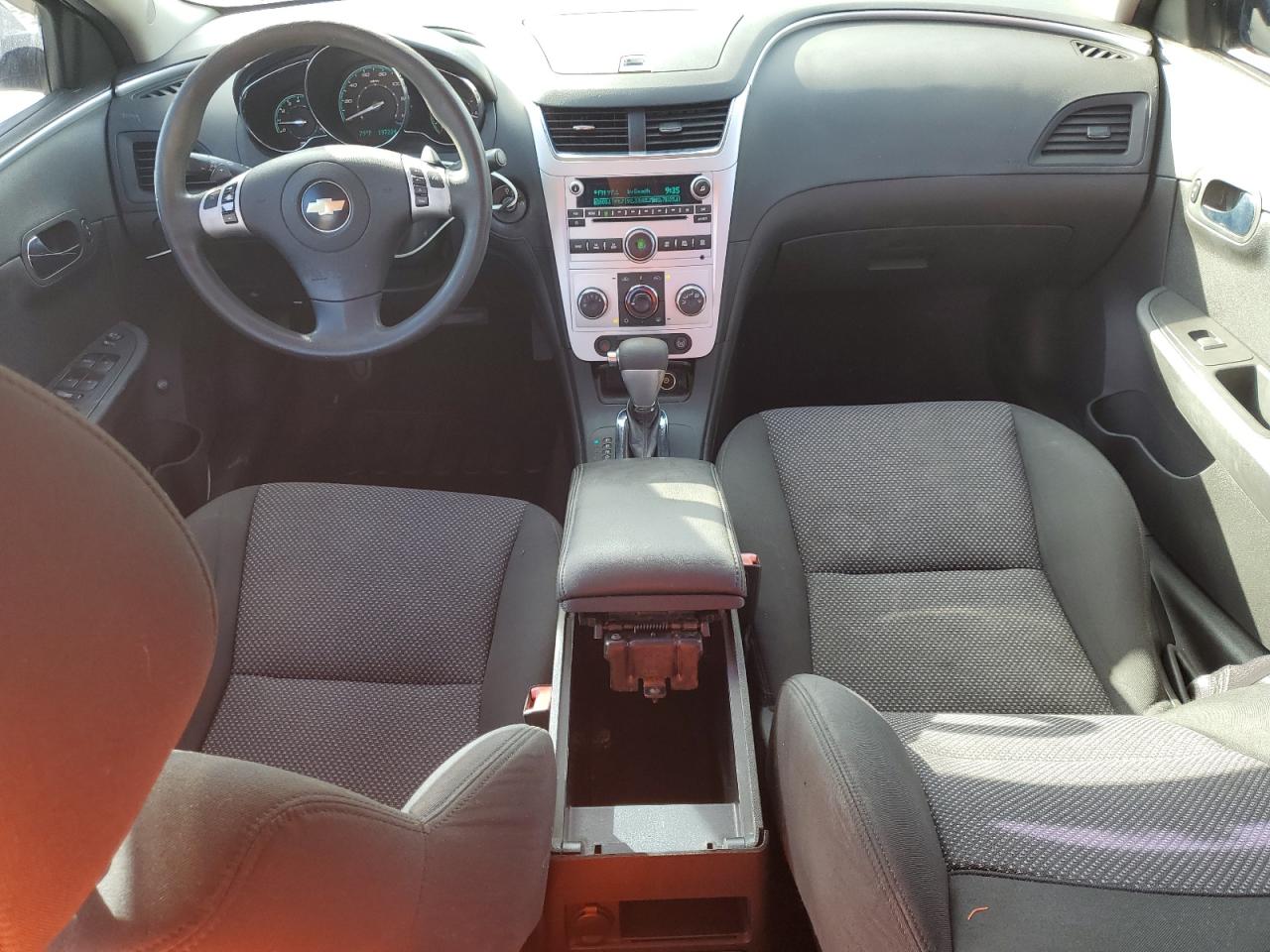 2010 Chevrolet Malibu - Image 8