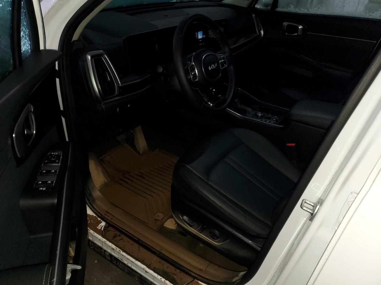 2024 Kia Sorento - Image 8