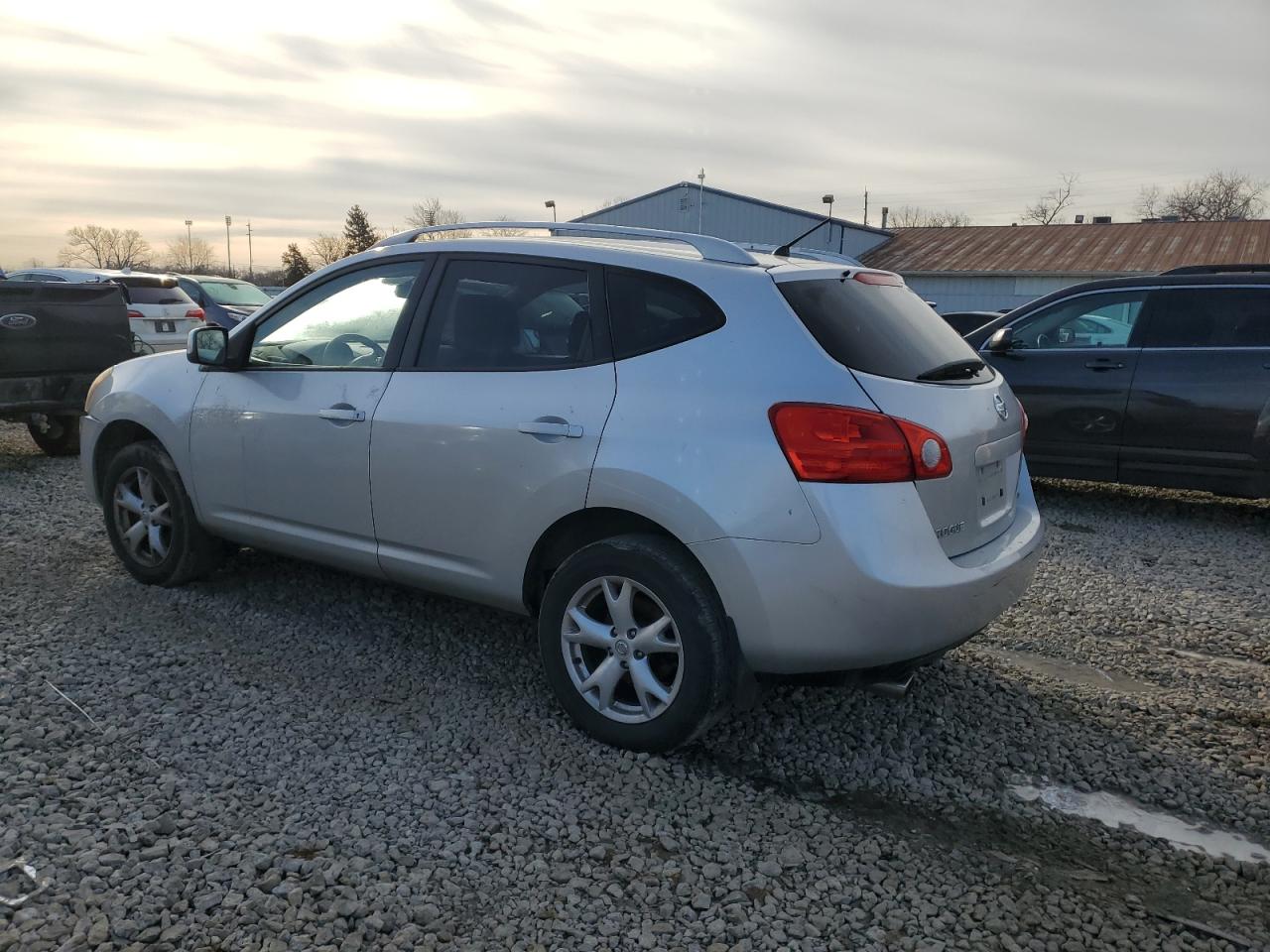2008 Nissan Rogue - Image 2