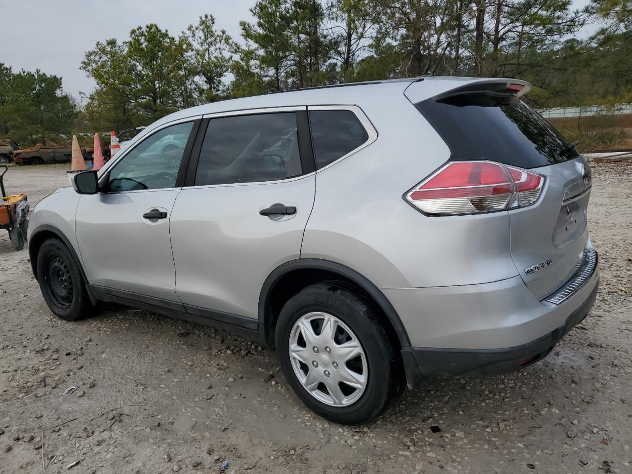 2016 Nissan Rogue - Image 2