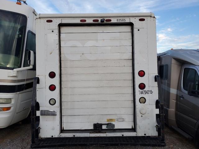 2005 FREIGHTLINER CHASSIS M LINE WALK-IN VAN
