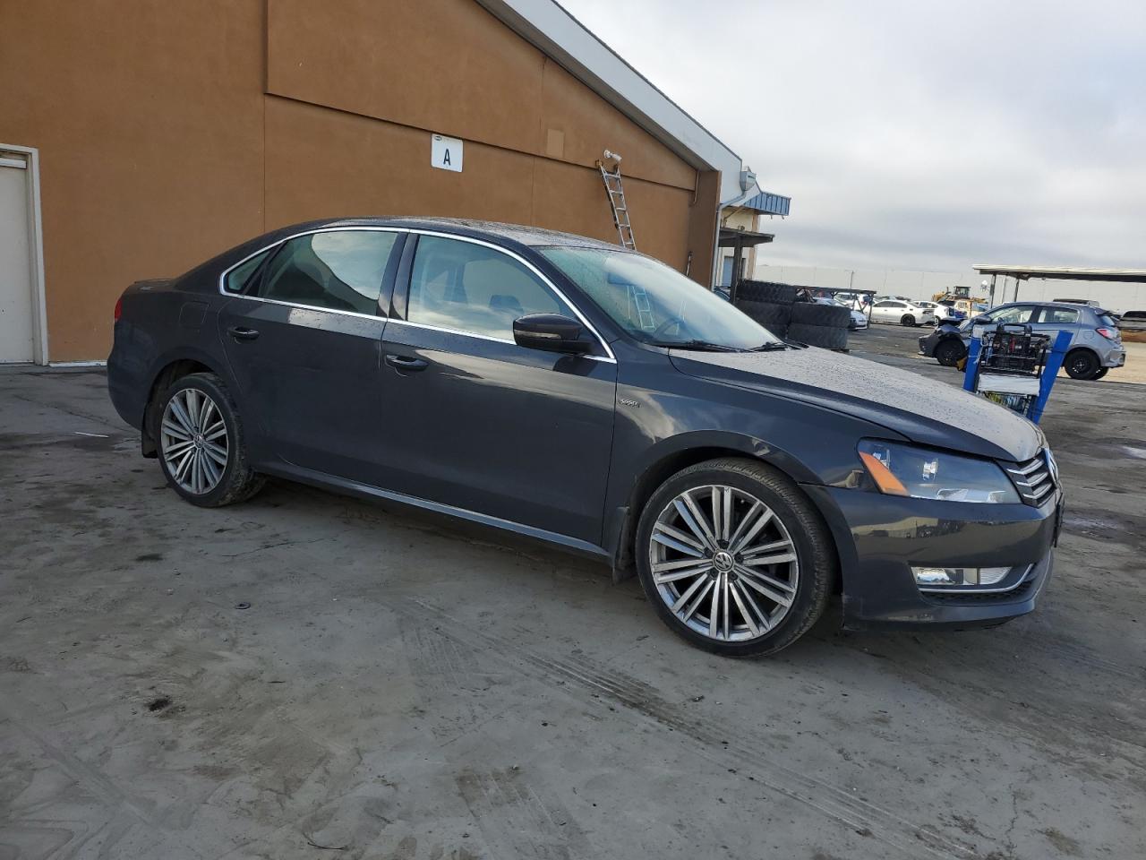 2015 Volkswagen Passat - Image 4