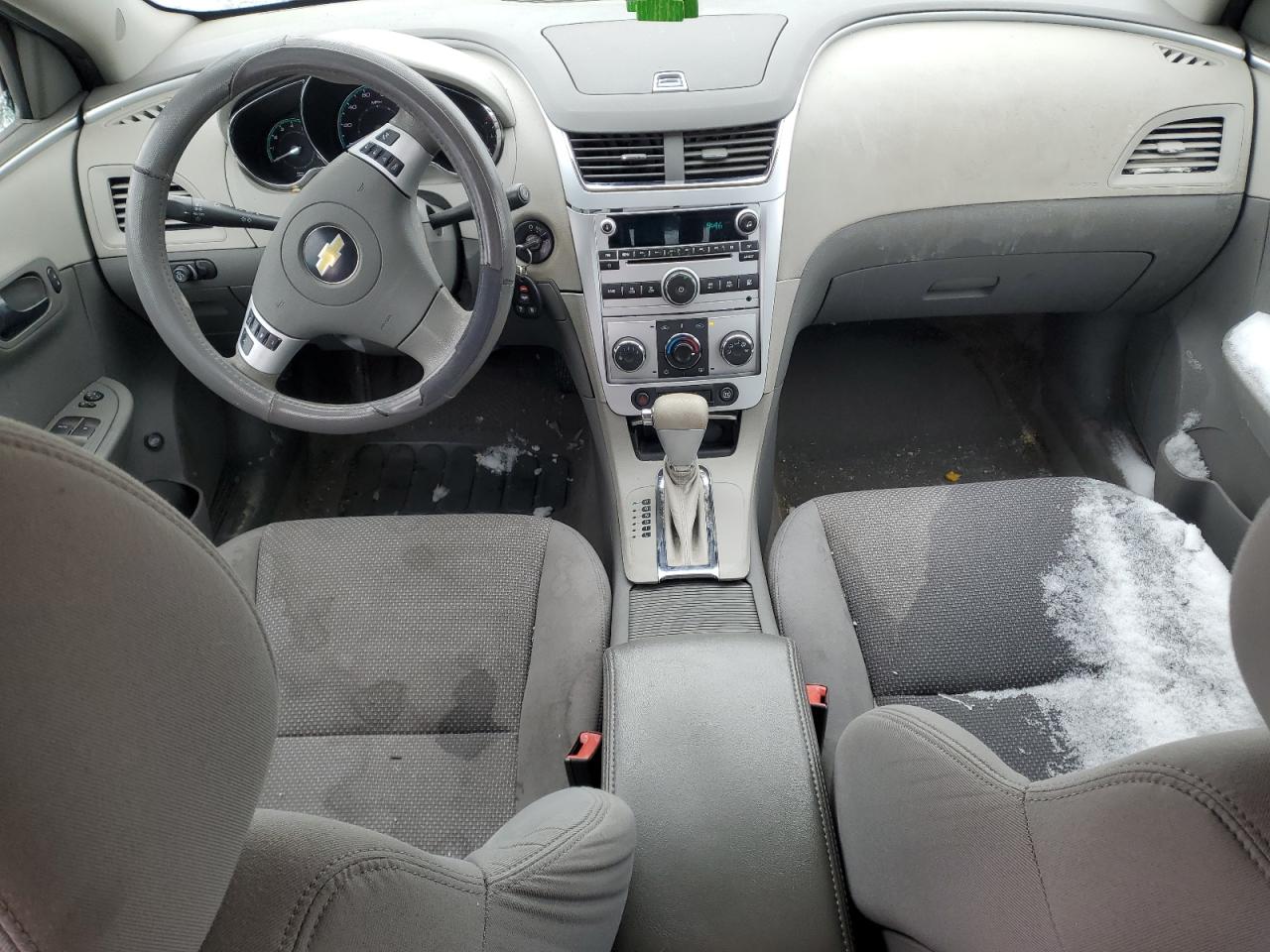 2010 Chevrolet Malibu - Image 8