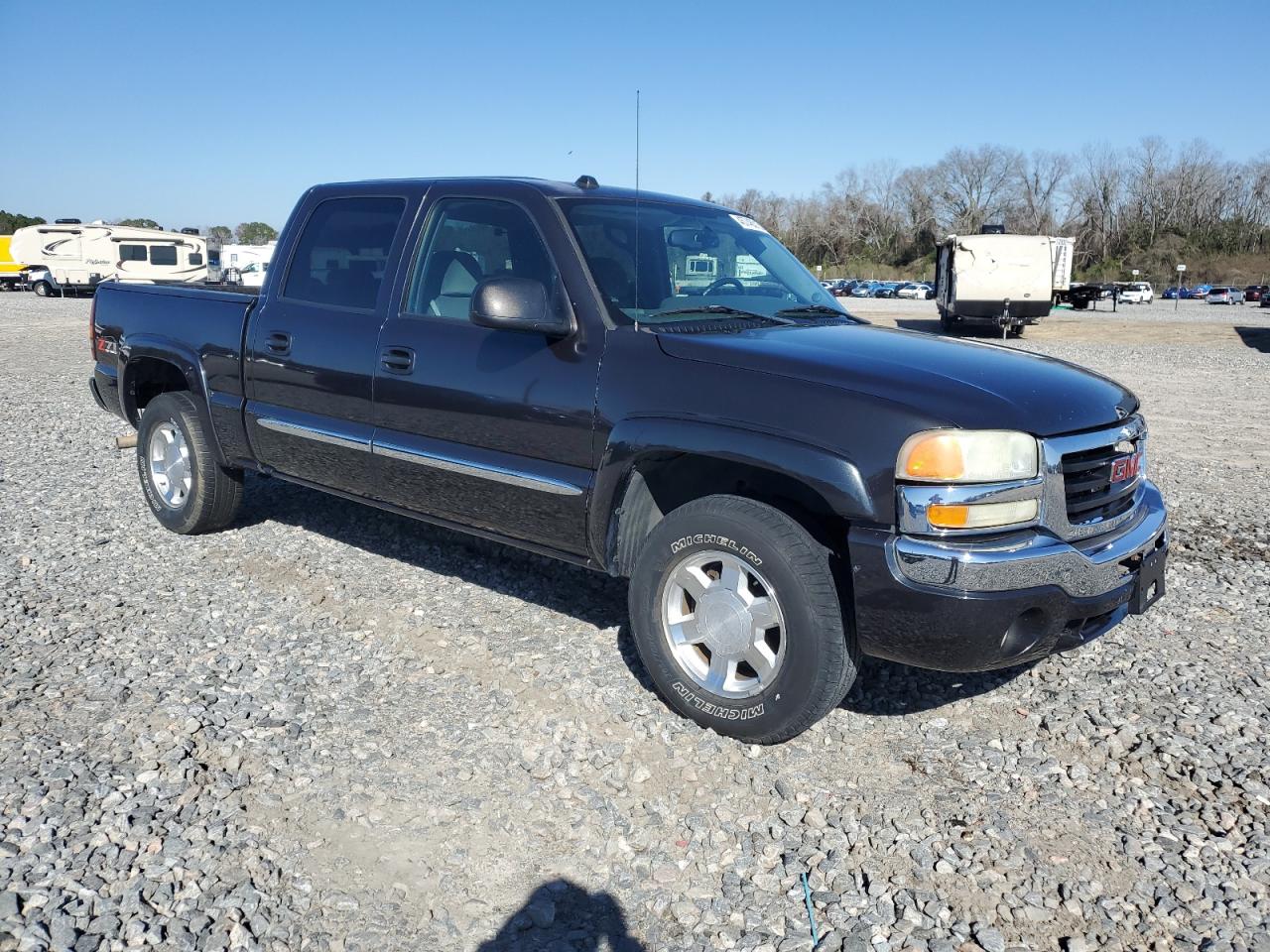 2004 GMC Sierra - Image 4