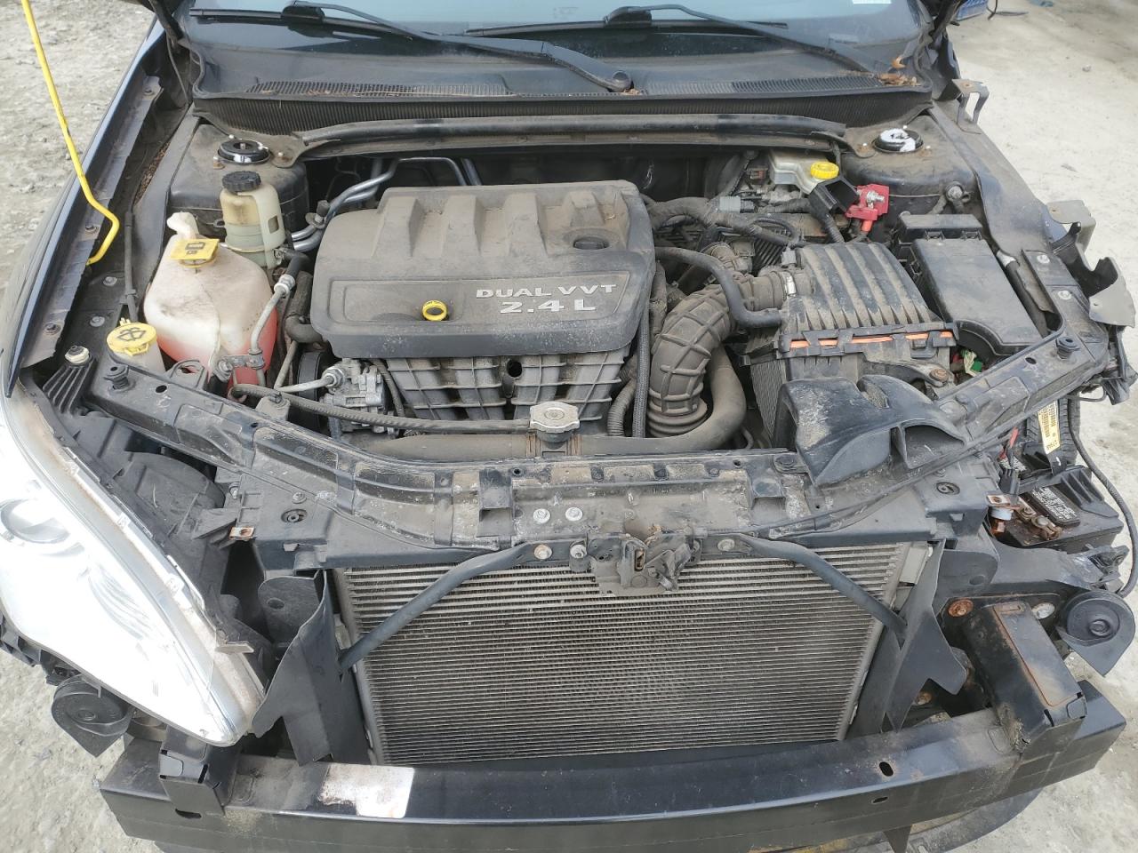2011 Chrysler 200 - Image 11