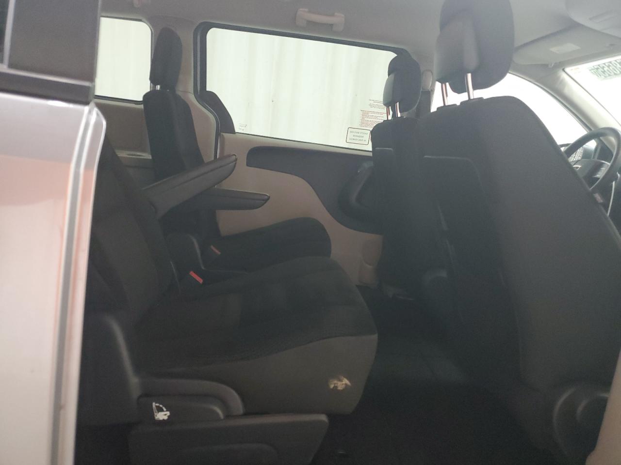 2019 Dodge Caravan - Image 11