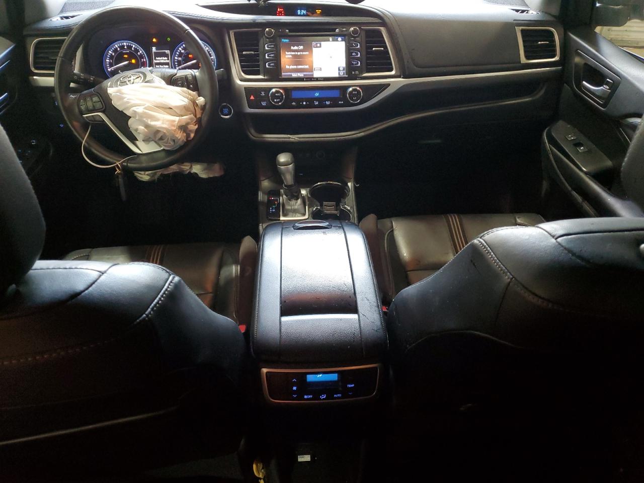2017 Toyota Highlander - Image 8