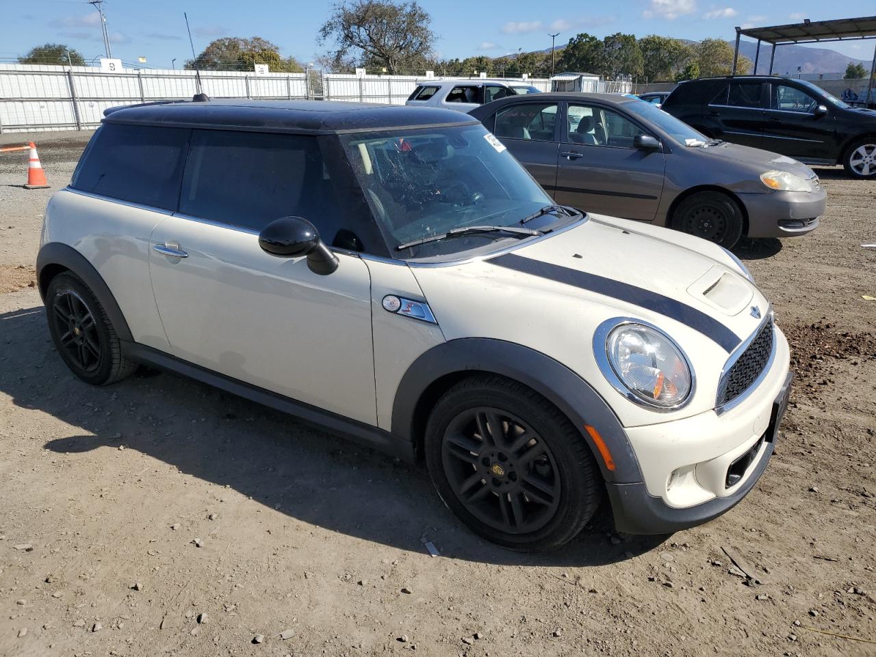 2013 MINI Cooper - Image 4