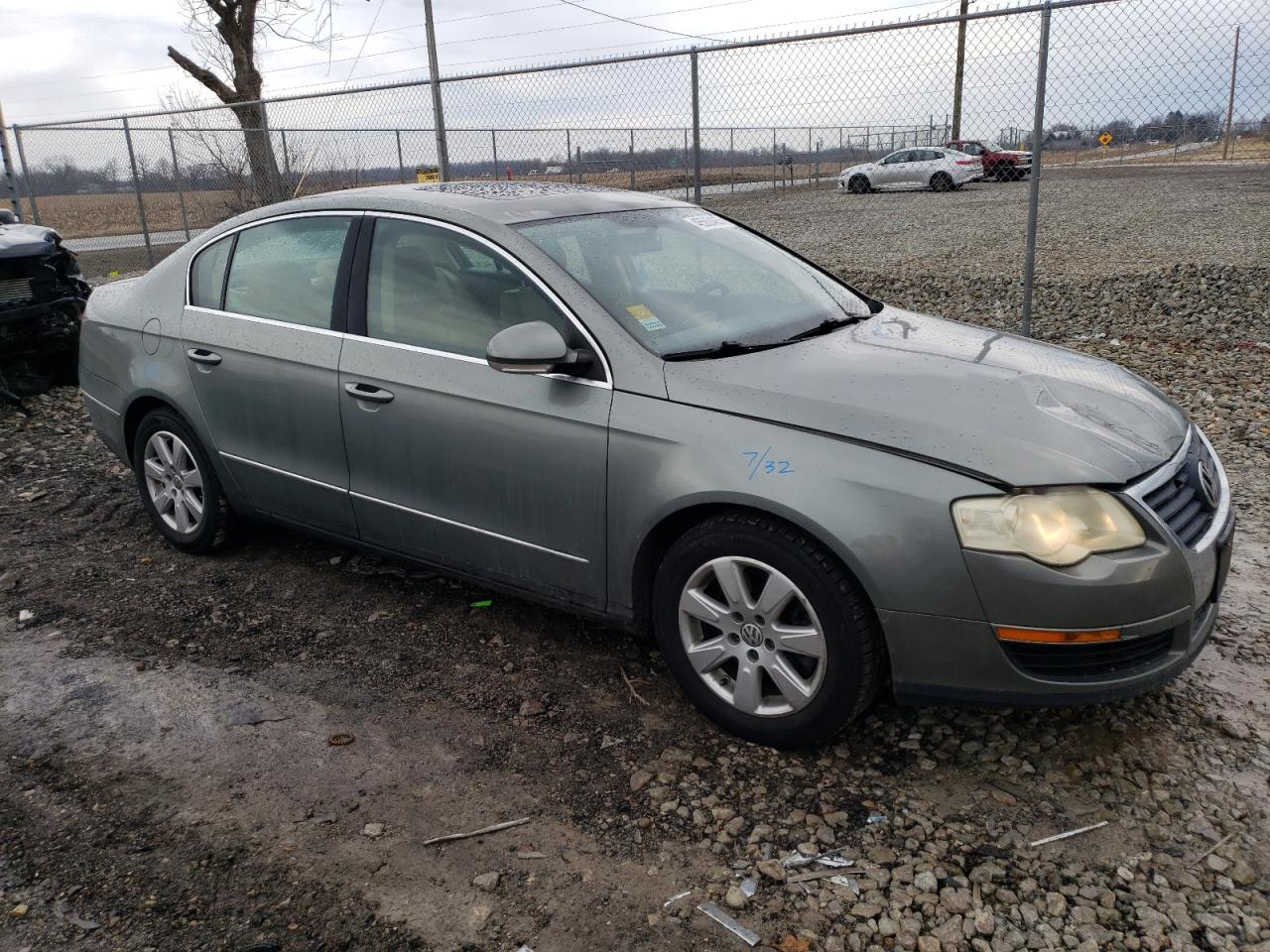 2006 Volkswagen Passat - Image 4