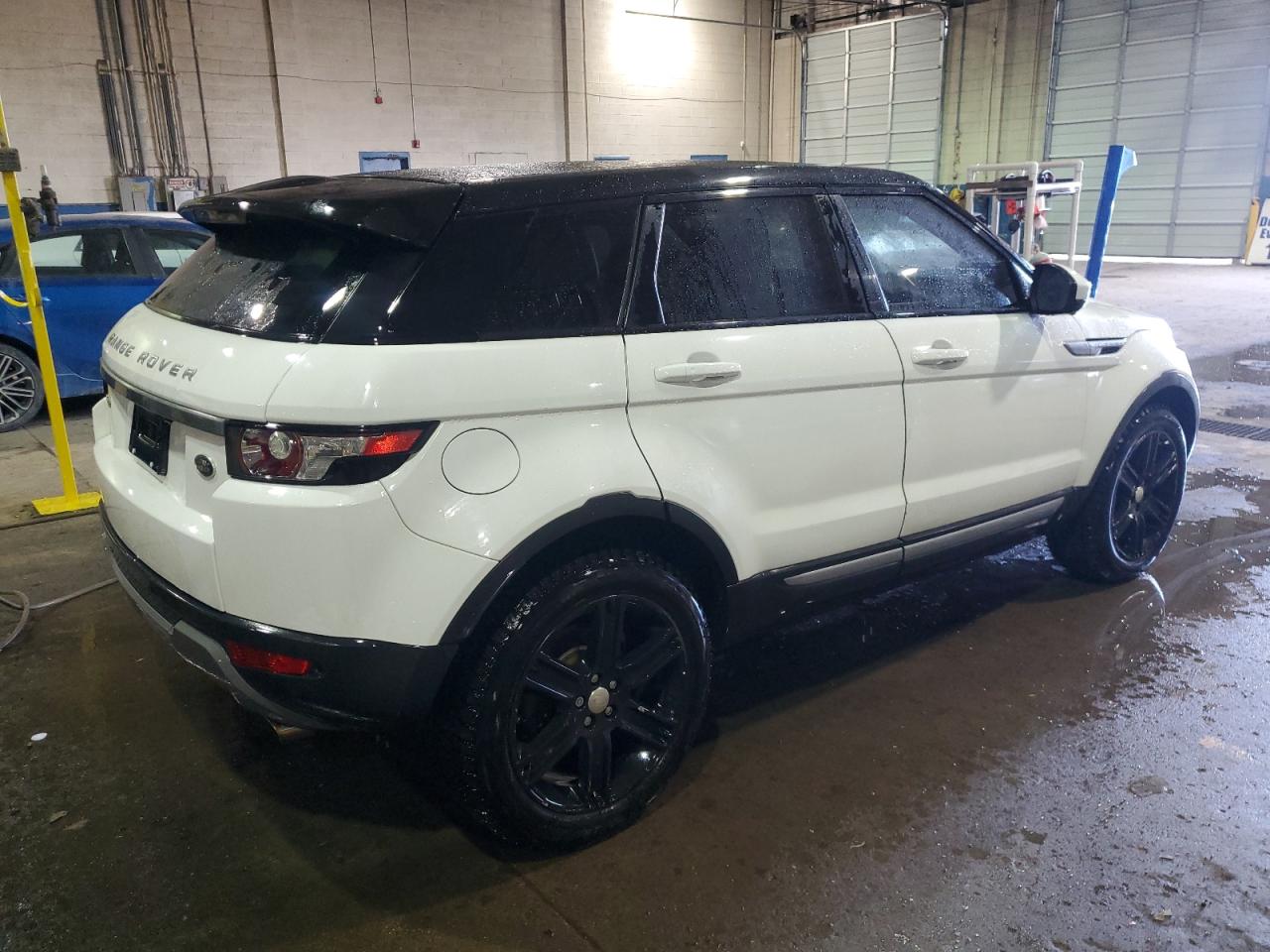 2015 Land Rover Range Rover - Image 3