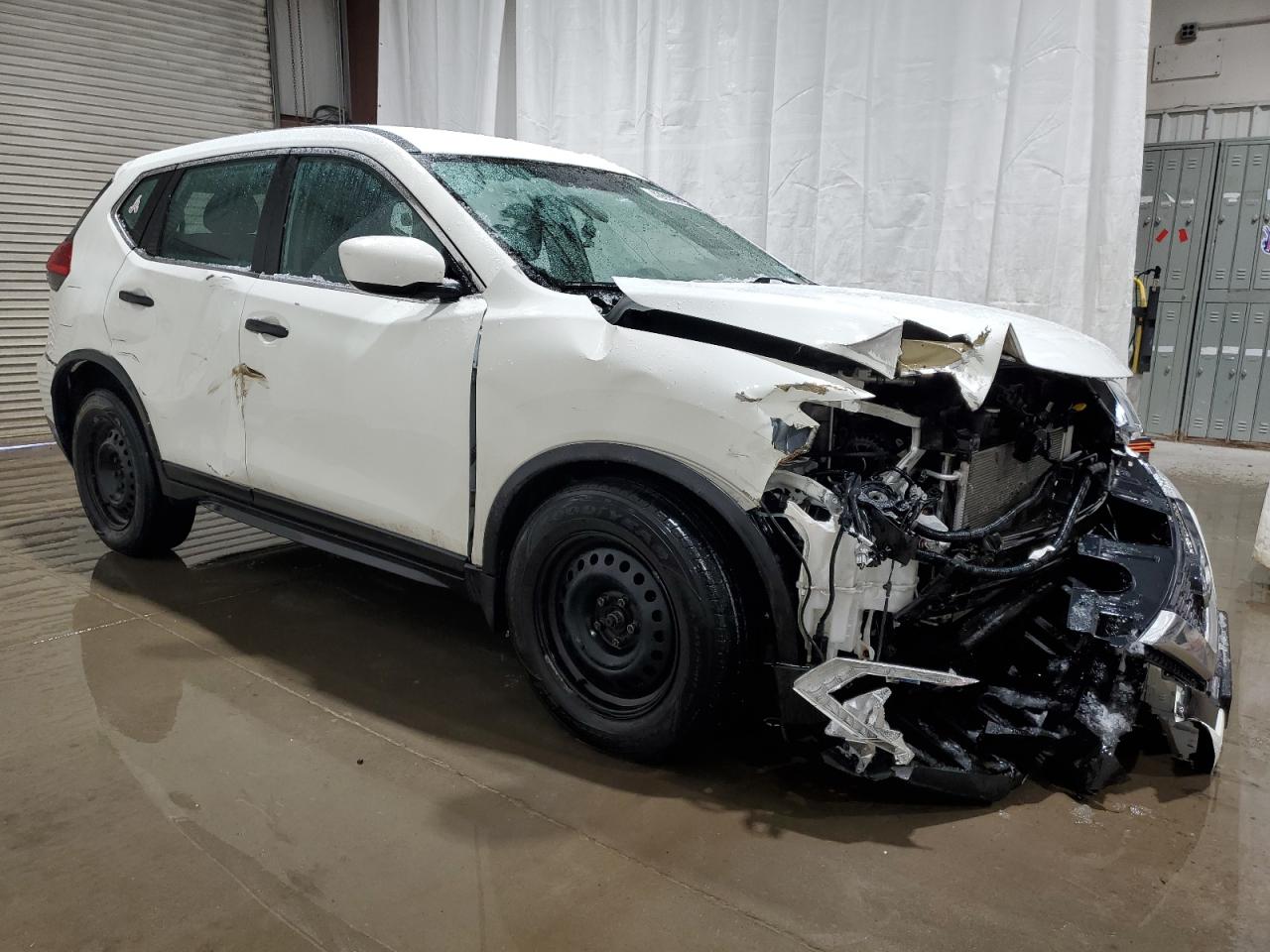 2017 Nissan Rogue - Image 4