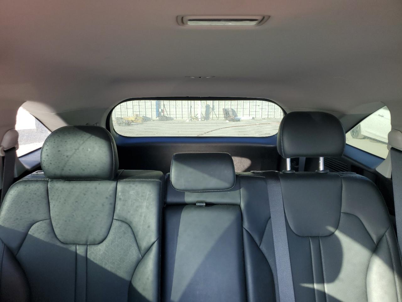2022 Kia Sorento - Image 10