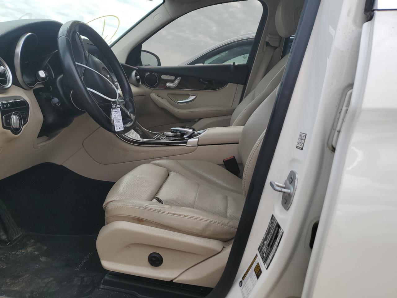 2016 Mercedes-Benz GLC - Image 7