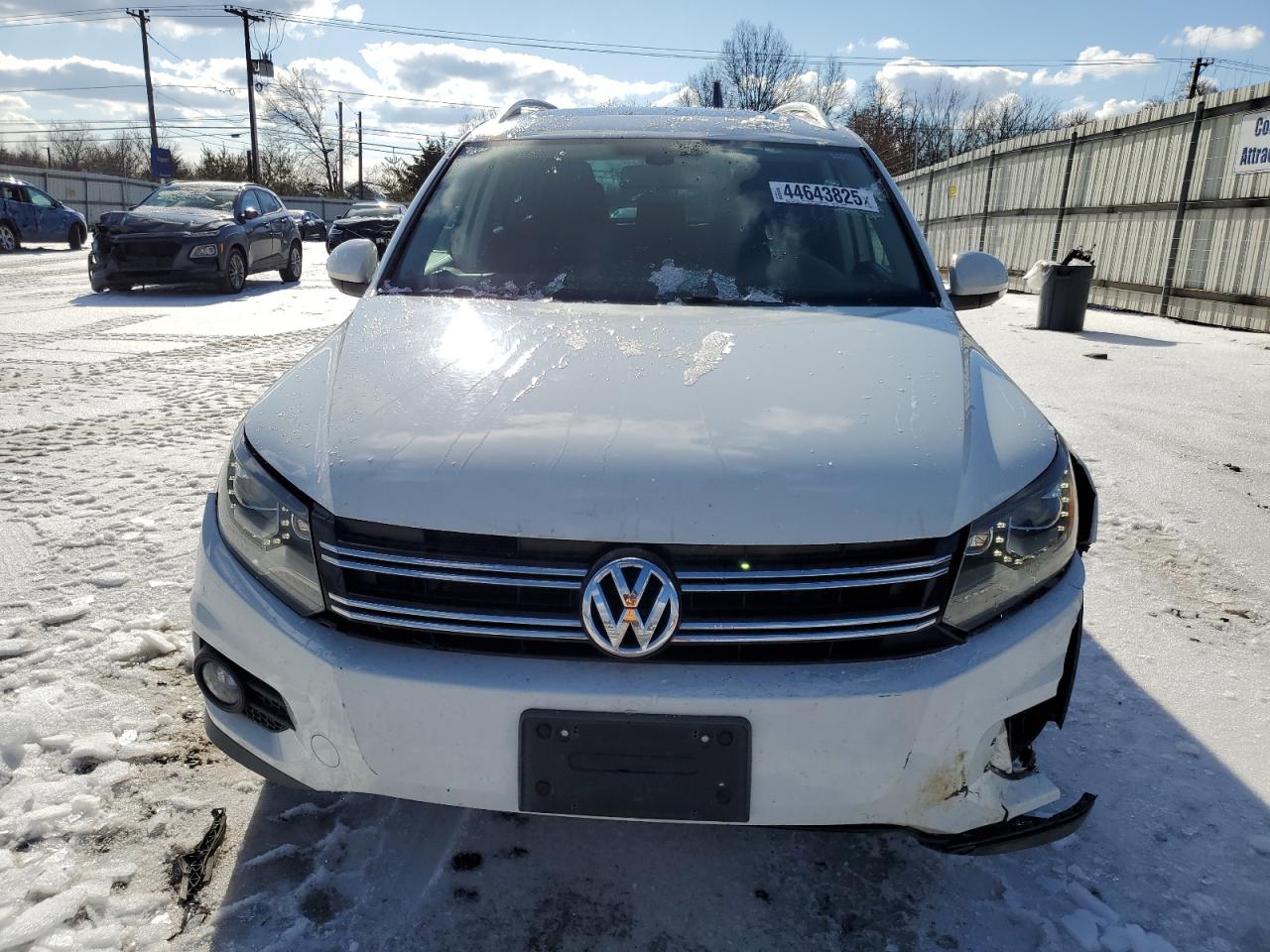 2016 Volkswagen Tiguan - Image 5