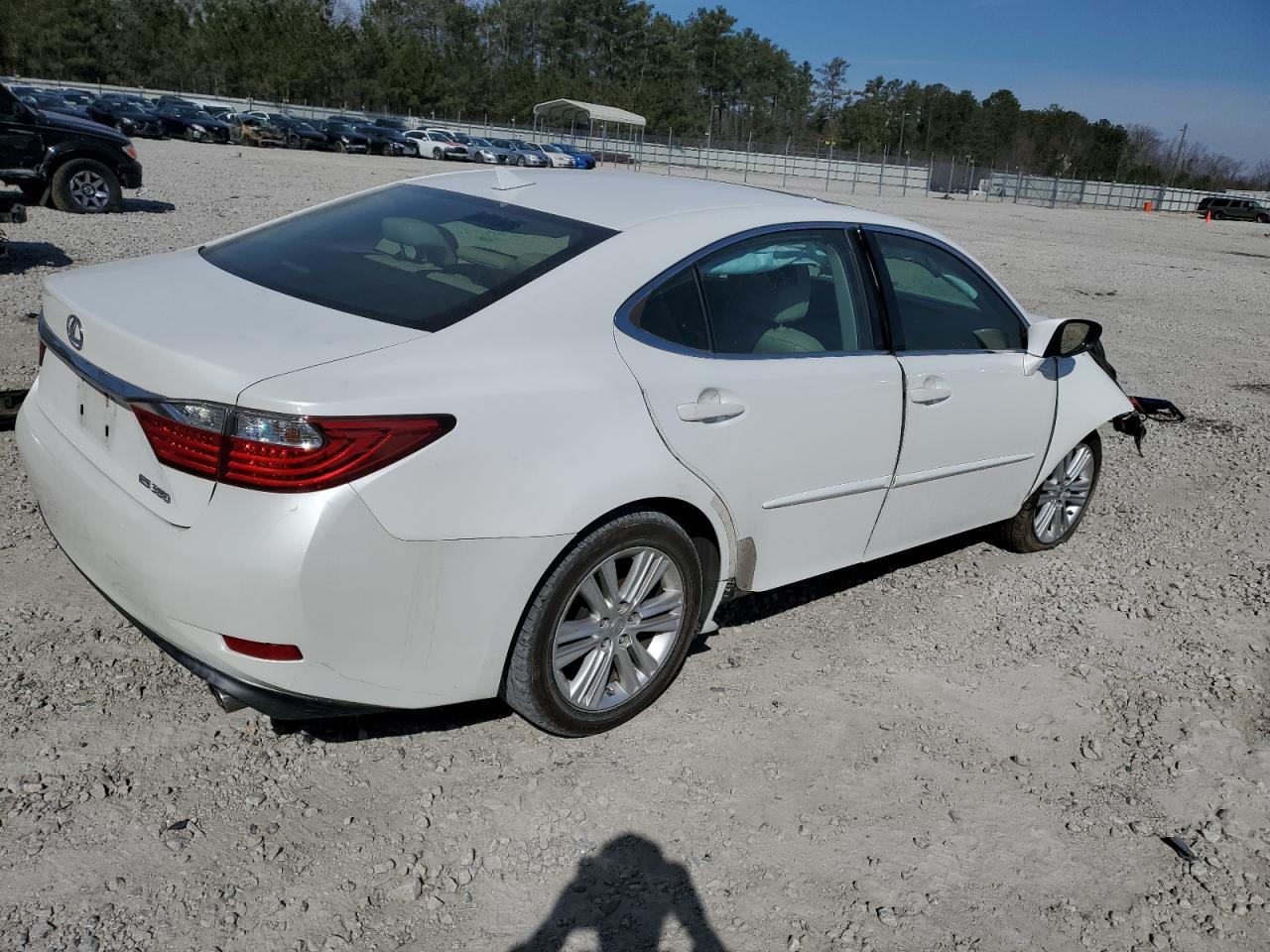 2013 Lexus ES - Image 3
