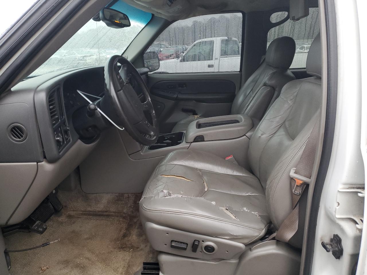 2003 Chevrolet Tahoe - Image 7