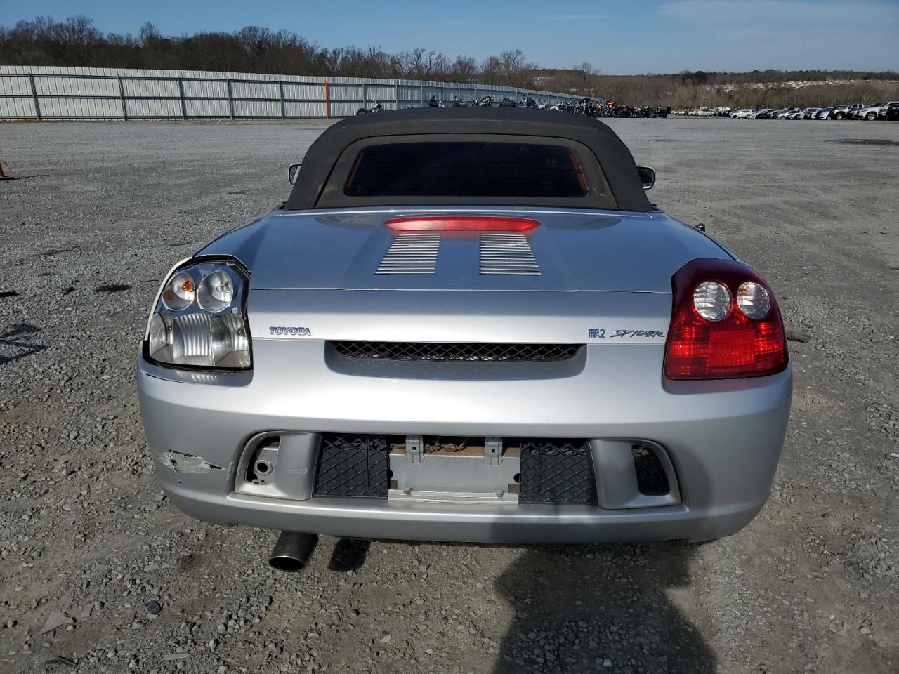 2005 Toyota MR2 - Image 6