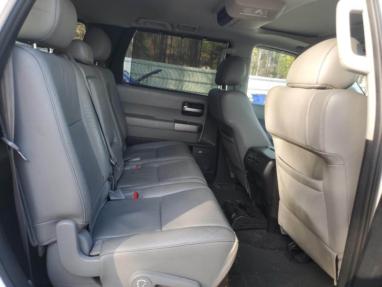 2017 Toyota Sequoia - Image 12