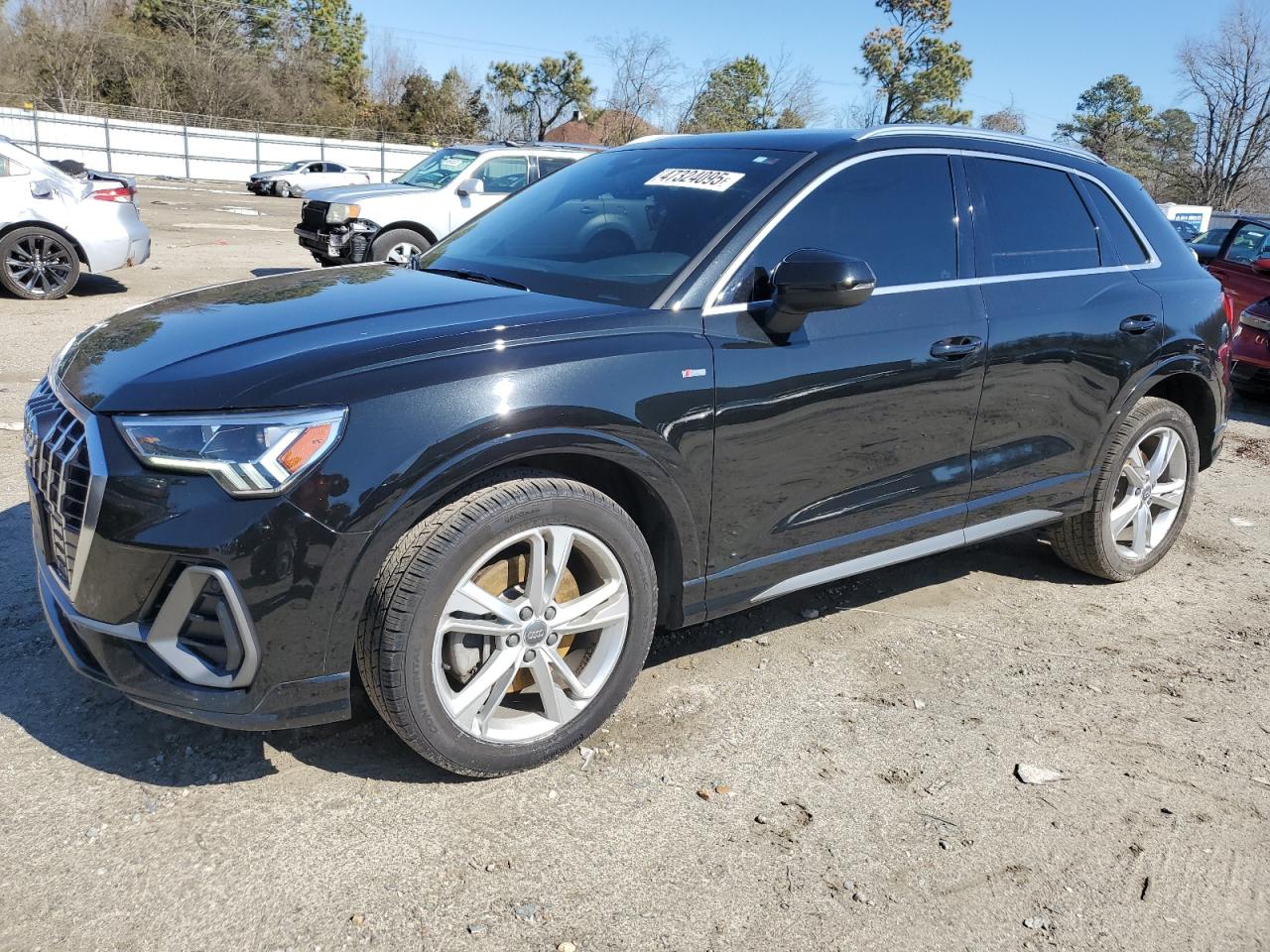 Hampton, VA에서 판매 중인 2020 Audi Q3 Premium Plus S-Line - Side