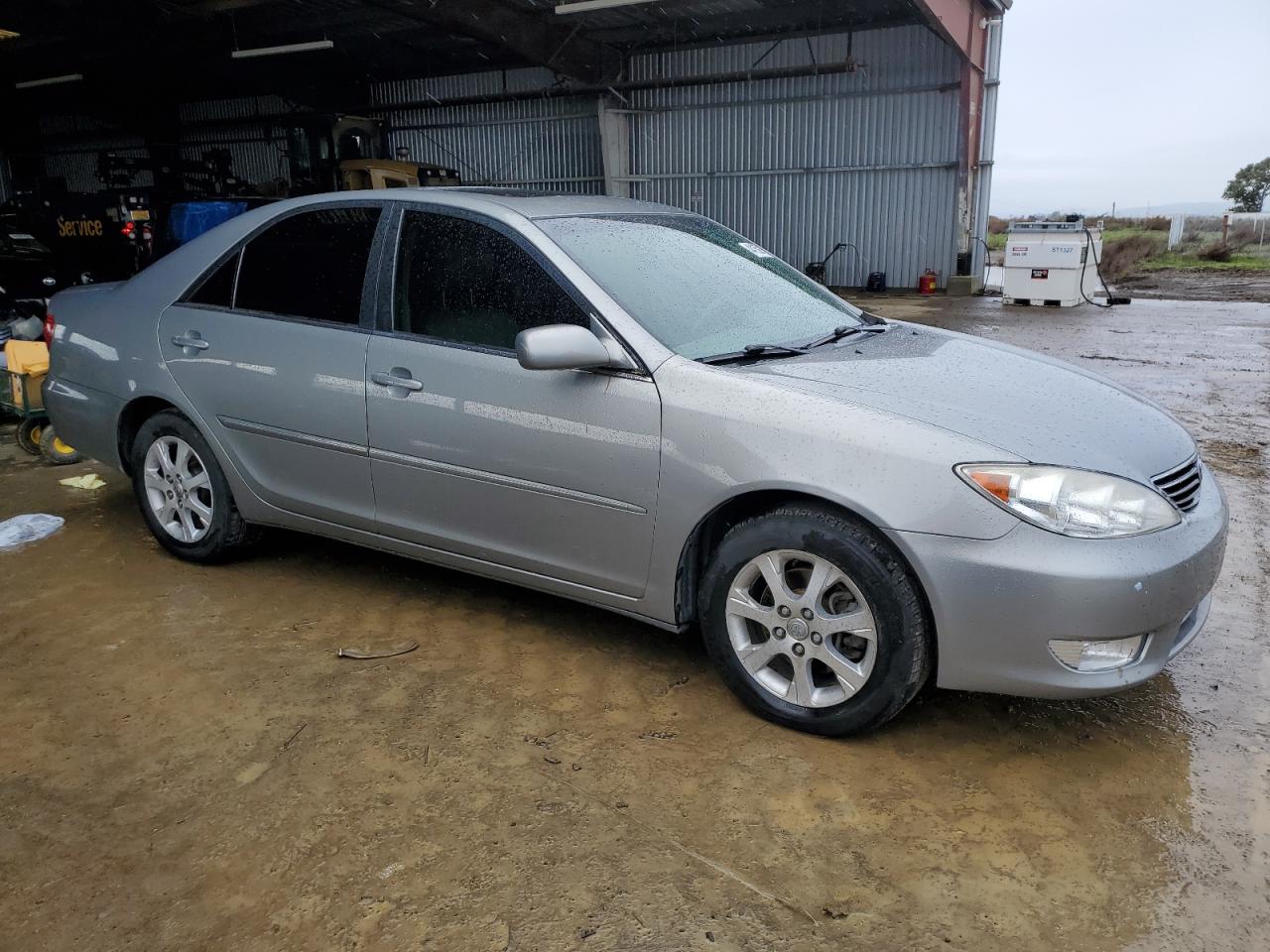 2005 Toyota Camry - Image 4